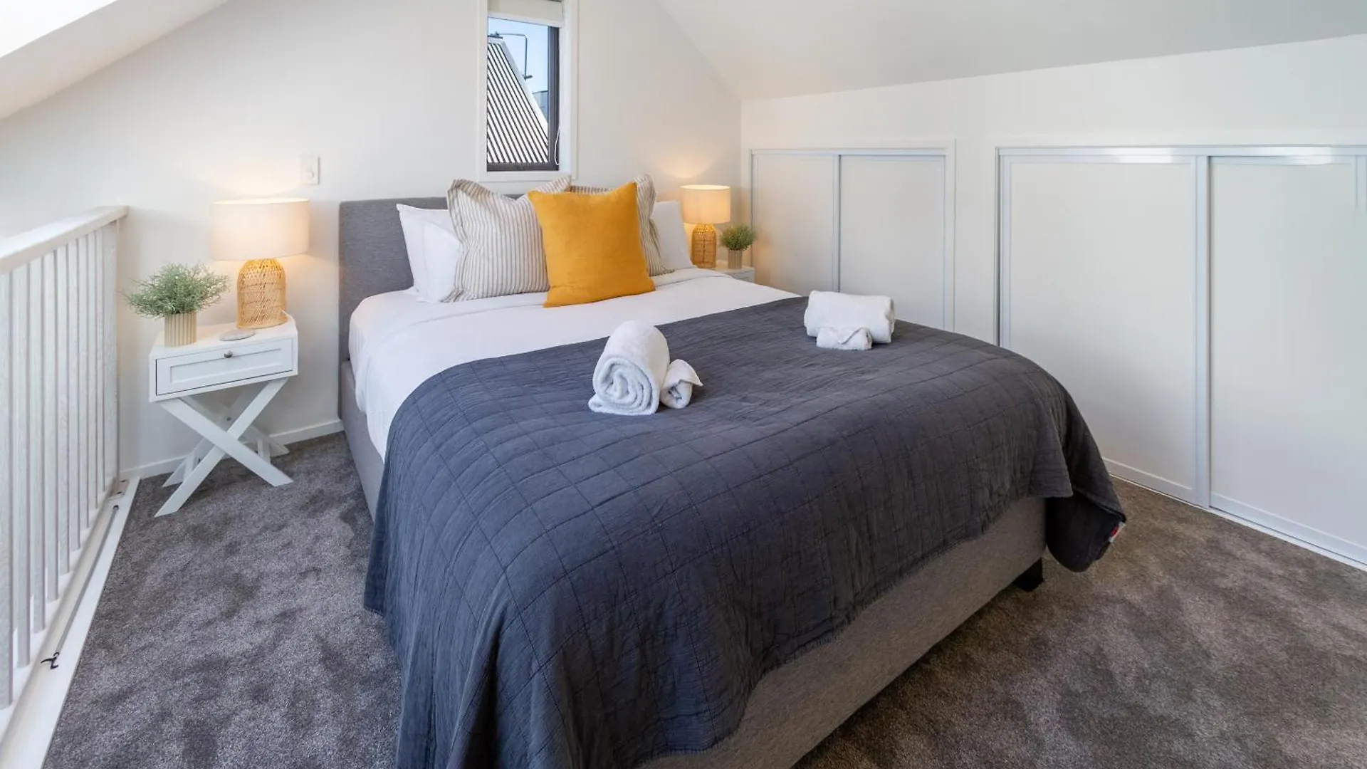 Christchurch Charm 1 Bed 1 Bath Loft: Cbd Nieuw-Zeeland